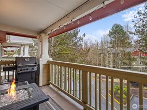 7711 NE 175th Street C305, Kenmore WA 98028