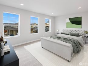 586 SW 97th St 3, Seattle WA 98106