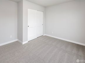 586 SW 97th St 3, Seattle WA 98106