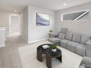 586 SW 97th St 3, Seattle WA 98106