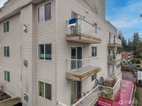 11532 15th Avenue NE 301, Seattle WA 98125