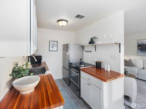 2703 Boylston Avenue E 302, Seattle WA 98102