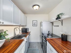 2703 Boylston Avenue E 302, Seattle WA 98102