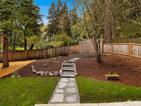 9420 NE 129th Place, Kirkland WA 98034