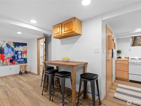 9420 NE 129th Place, Kirkland WA 98034