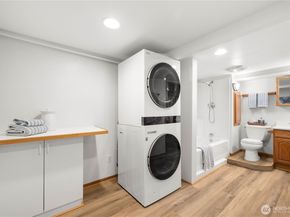 9420 NE 129th Place, Kirkland WA 98034