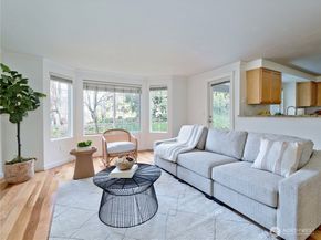 10016 NE 120th Lane F101, Kirkland WA 98034