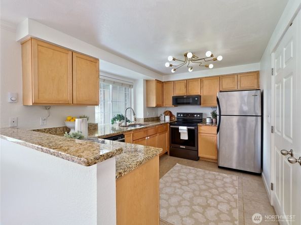 10016 NE 120th Lane F101, Kirkland WA 98034