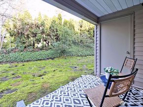 10016 NE 120th Lane F101, Kirkland WA 98034