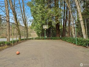 10022 NE 127th Place C114, Kirkland WA 98034