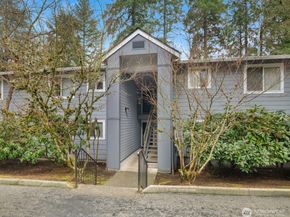 10022 NE 127th Place C114, Kirkland WA 98034