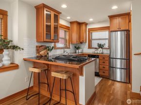 6537 34th Avenue SW, Seattle WA 98126