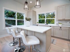 432 20th Ave, Kirkland WA 98033