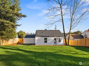 9021 12th Avenue SW, Seattle WA 98106