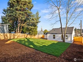 9021 12th Avenue SW, Seattle WA 98106