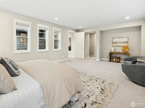 8784 NE Winslow Grove Court, Bainbridge Island WA 98110