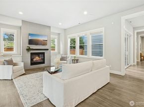 8784 NE Winslow Grove Court, Bainbridge Island WA 98110