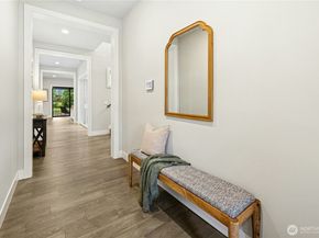 8784 NE Winslow Grove Court, Bainbridge Island WA 98110