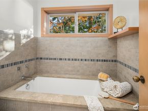 10245 Marine View Drive SW, Seattle WA 98146