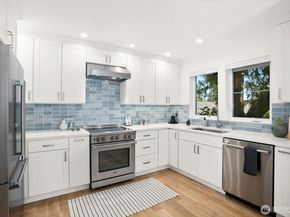 10419 & 10421 41st Avenue SW A & B, Seattle WA 98146