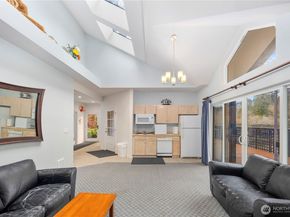 15805 Waynita Way NE D204, Bothell WA 98011