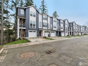 13717 Admiralty Way J1, Lynnwood WA 98087