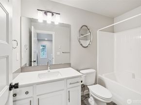 13717 Admiralty Way J1, Lynnwood WA 98087