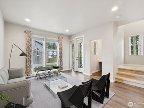 13717 Admiralty Way J1, Lynnwood WA 98087