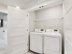 13717 Admiralty Way J1, Lynnwood WA 98087