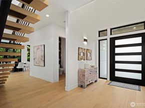 4605 108th Avenue NE, Kirkland WA 98033