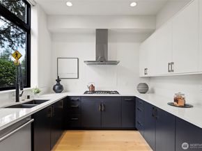 4605 108th Avenue NE, Kirkland WA 98033