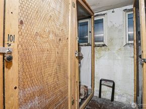 1508 10th Avenue E 101, Seattle WA 98102