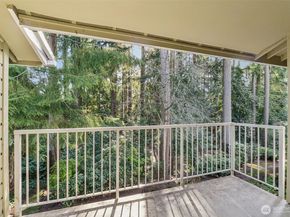5502 220th Street SW D201, Mountlake Terrace WA 98043