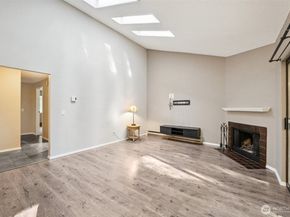 5502 220th Street SW D201, Mountlake Terrace WA 98043