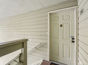 5502 220th Street SW D201, Mountlake Terrace WA 98043