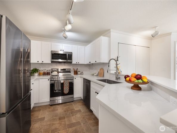 424 102nd Street SE 108, Bellevue WA 98004