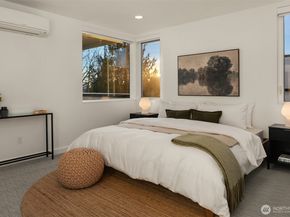 814 14th Avenue C, Seattle WA 98122