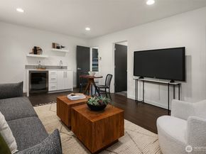 814 14th Avenue C, Seattle WA 98122