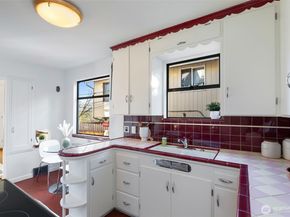 1323 Sturgus Avenue S, Seattle WA 98144