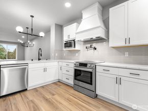 16823 Alder Way E4, Lynnwood WA 98037