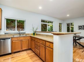 5523 Lakemont Boulevard SE 604, Bellevue WA 98006