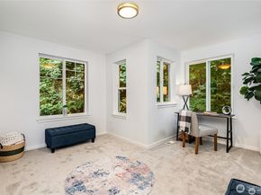 5523 Lakemont Boulevard SE 604, Bellevue WA 98006