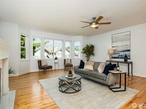 5523 Lakemont Boulevard SE 604, Bellevue WA 98006