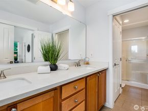 5523 Lakemont Boulevard SE 604, Bellevue WA 98006