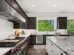 1646 106th Avenue SE, Bellevue WA 98004