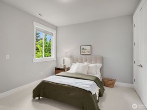 1646 106th Avenue SE, Bellevue WA 98004