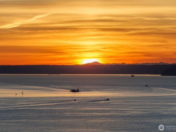 2201 3rd Avenue 2003, Seattle WA 98121