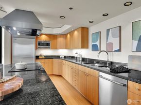 2201 3rd Avenue 2003, Seattle WA 98121