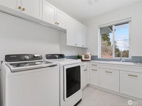 4215 NE 82nd Street, Seattle WA 98115