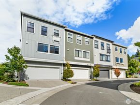 14131 266th Avenue NE 101, Duvall WA 98019